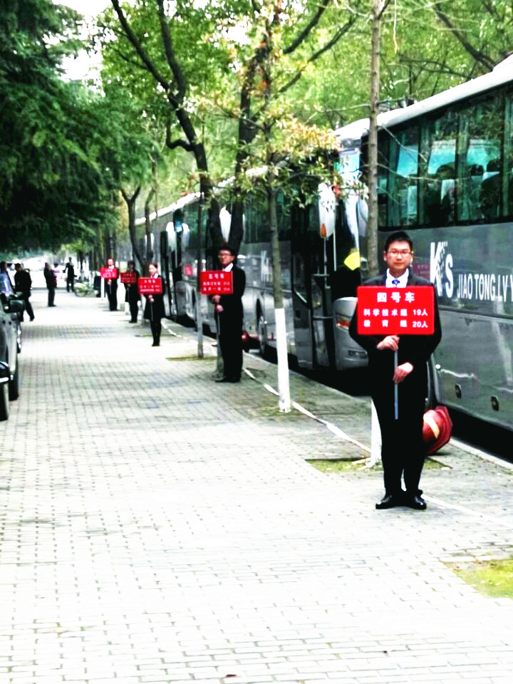 两会第二日-公交保障_副本.jpg 两会第二日-公交保障_副本.jpg