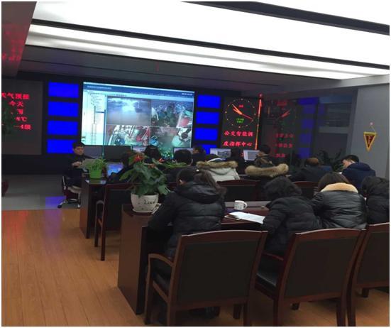 公交调度指挥中心举行安全会议与业务培训考试.JPG