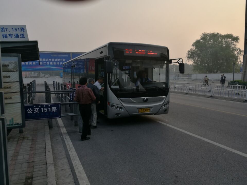 5.26早送晚迎.jpg