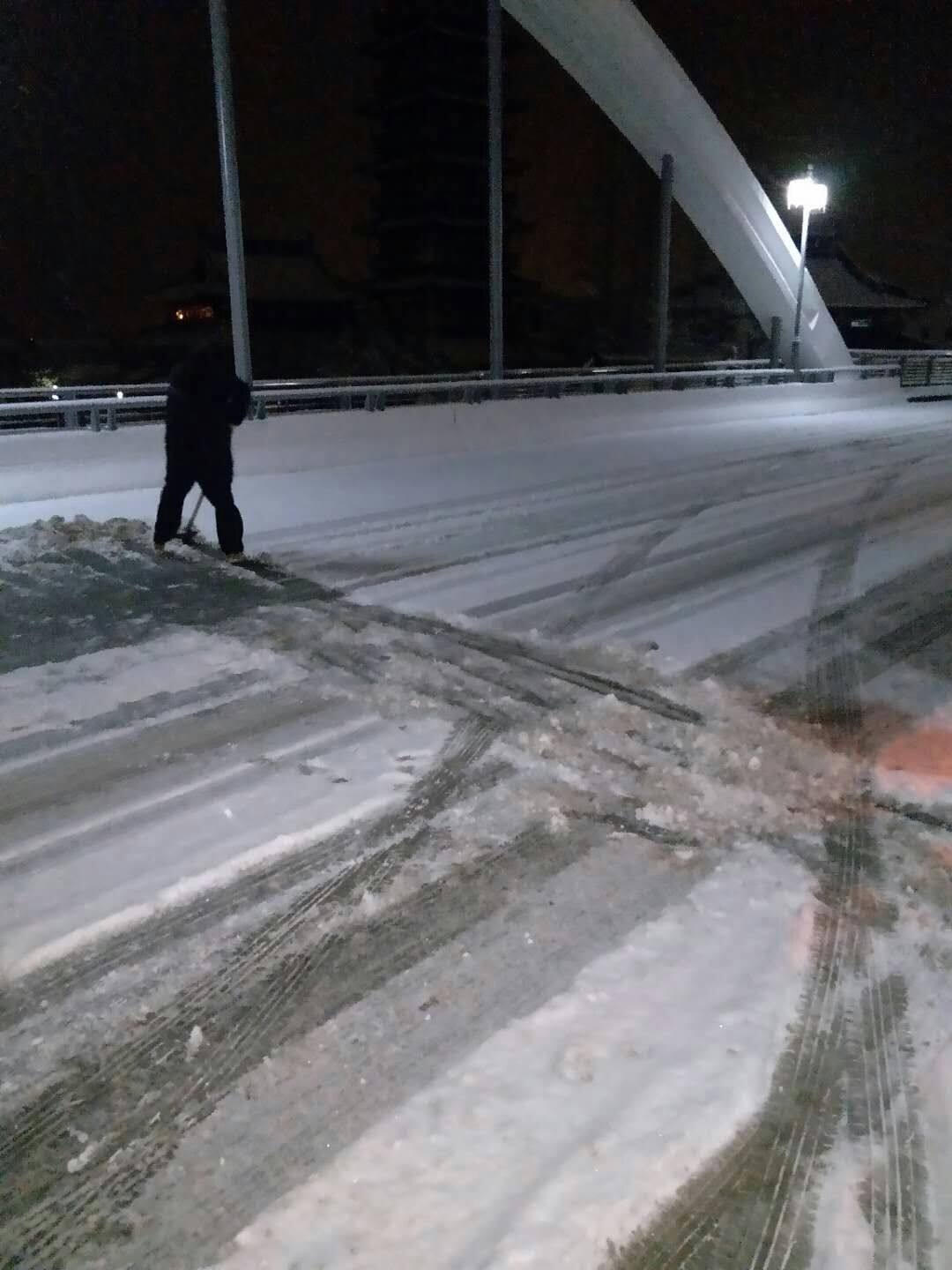 二分公司对公交路段桥梁及首末站巡查除雪.jpg 二分公司对公交路段桥梁及首末站巡查除雪.jpg