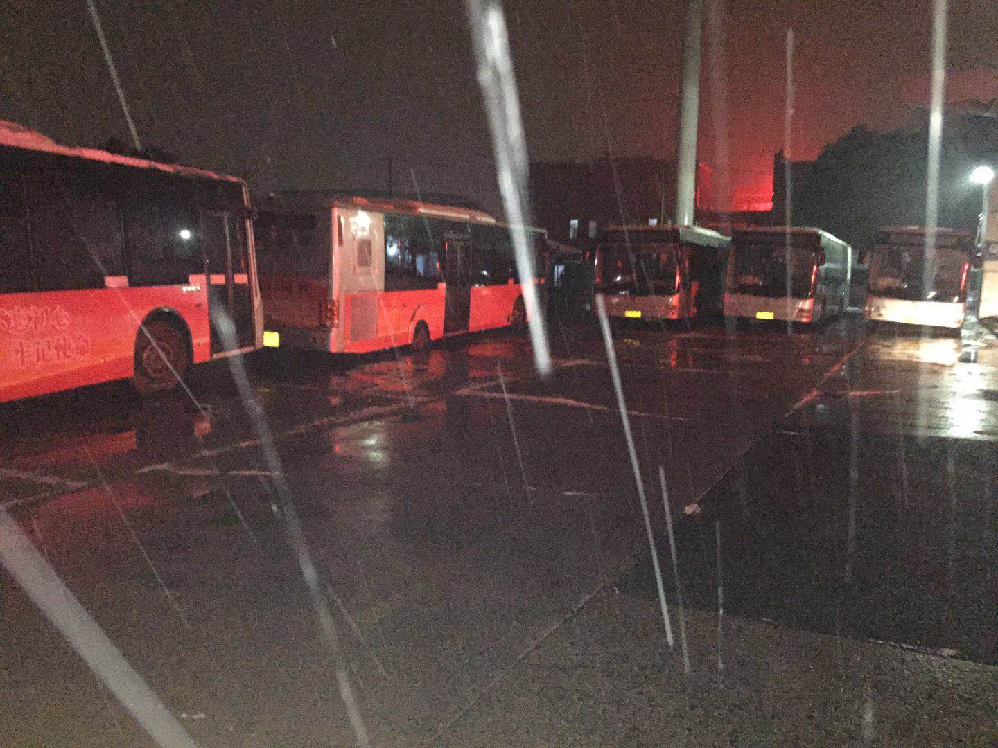 1路新生首末站无冰雪1.jpg 1路新生首末站无冰雪1.jpg