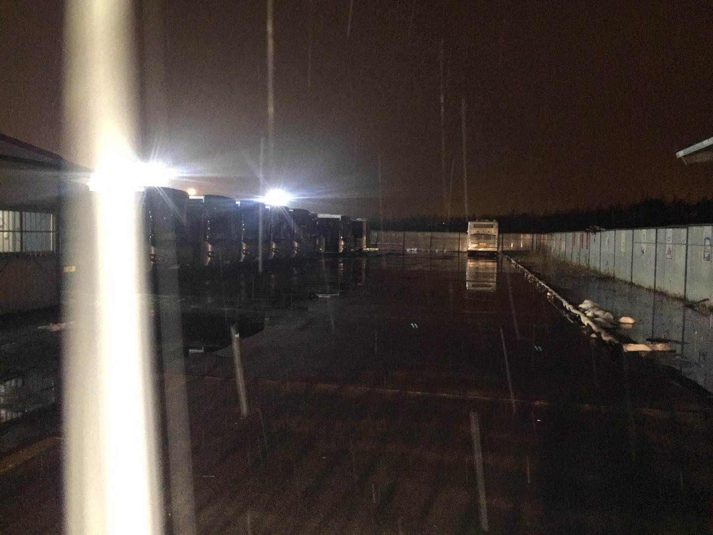 大学城首末站无冰雪.jpg 大学城首末站无冰雪.jpg